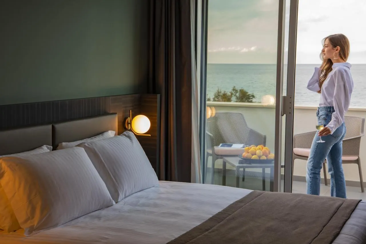 **** Hotel Resort La Battigia Beach & Spa Alcamo Marina Włochy