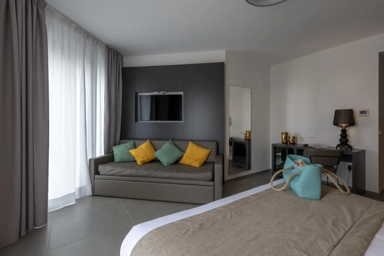 **** Отель Resort La Battigia Beach & Spa Алькамо-Марина Италия